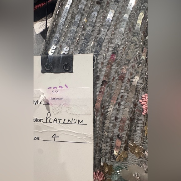 MAC DUGGAL
Sequined V Neck Floral Embellished Cape Sleeve Gown - Picture 3 of 10